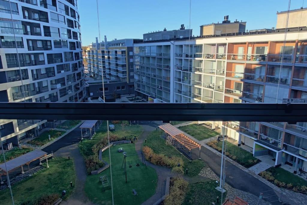 New Studio Cherry Near Helsinki Airport In Kivistoe Vantaa Kültér fotó